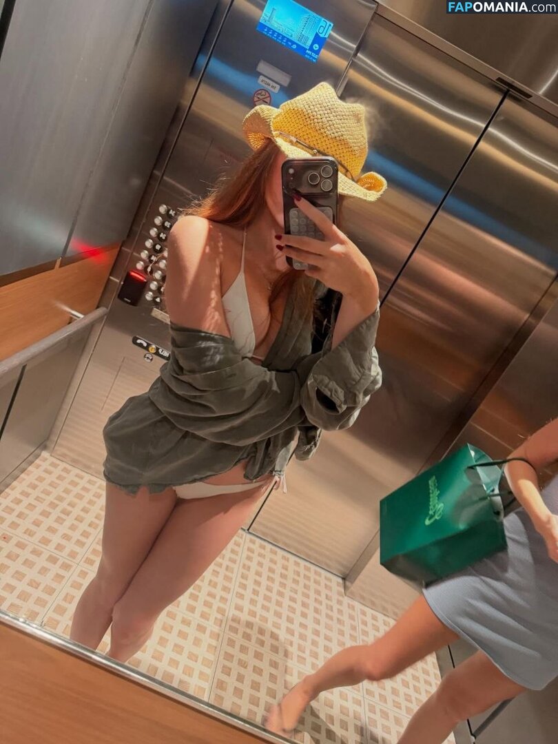 Aurorafoxxxx / scarlettaaurora / ursweetscar / yoursweetaurora Desnudo OnlyFans  Foto filtrada #15