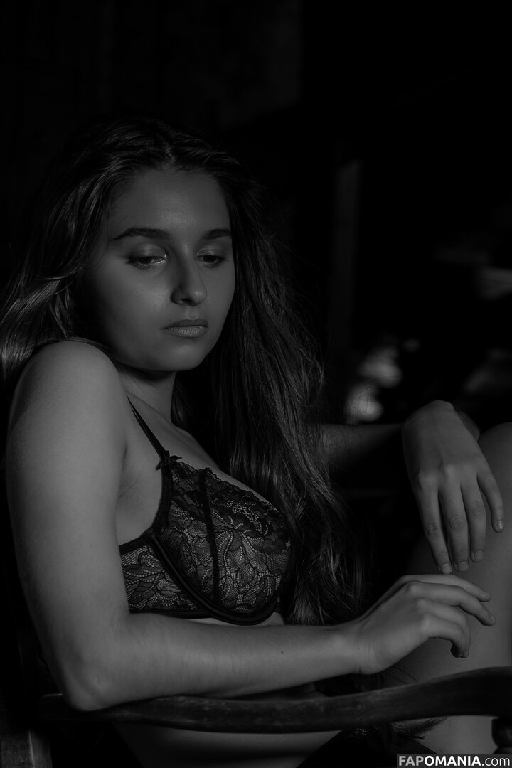 Avrelia Amaris / avreliee Desnudo OnlyFans  Foto filtrada #19