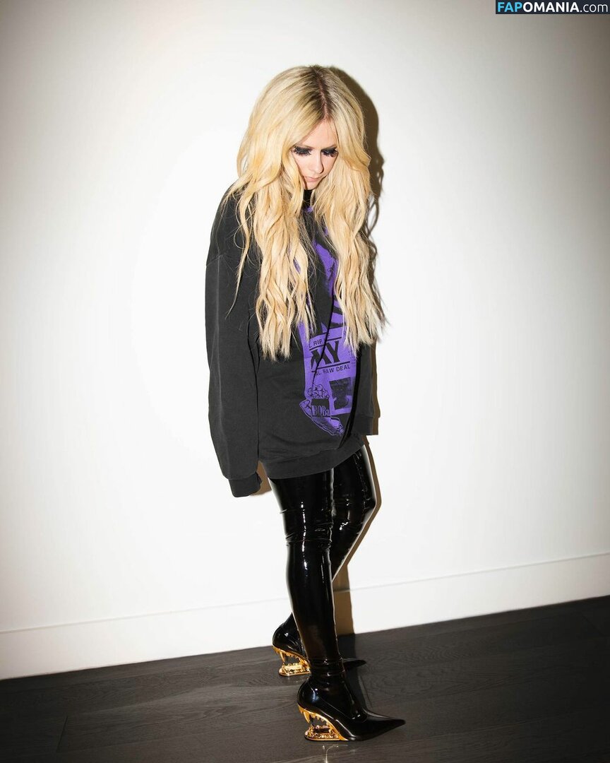 Avril Lavigne Desnudo Foto filtrada #43