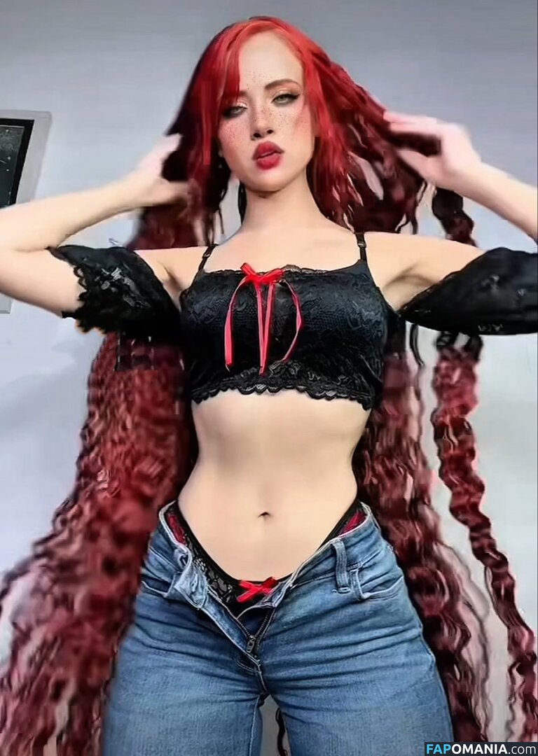 Bella Dueñas Desnudo OnlyFans  Foto filtrada #1