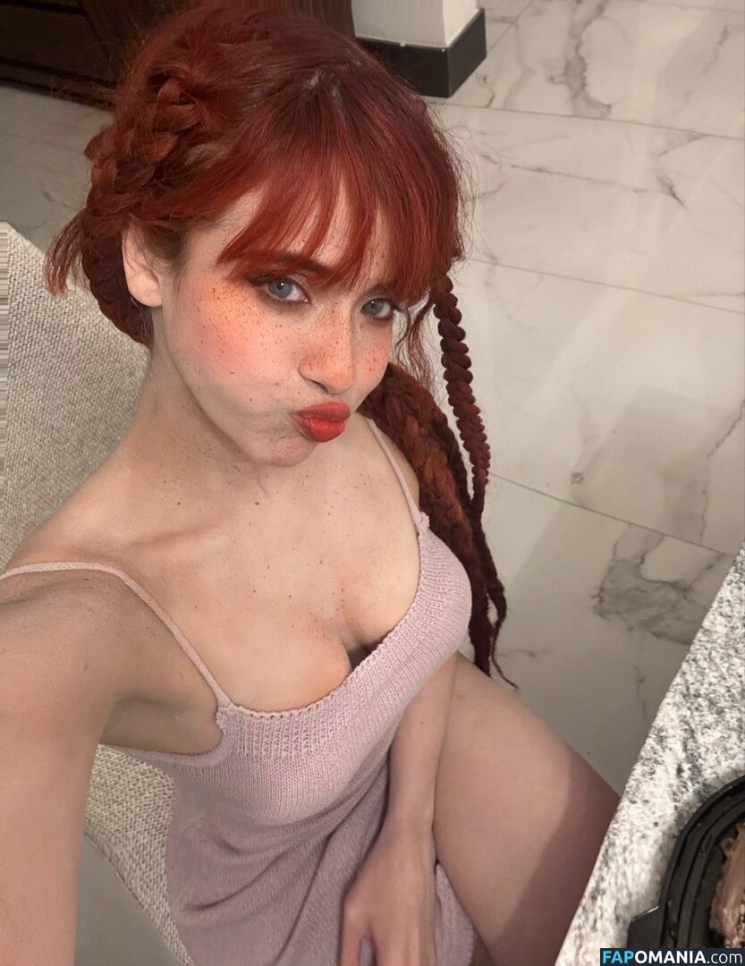 Bella Dueñas Desnudo OnlyFans  Foto filtrada #2