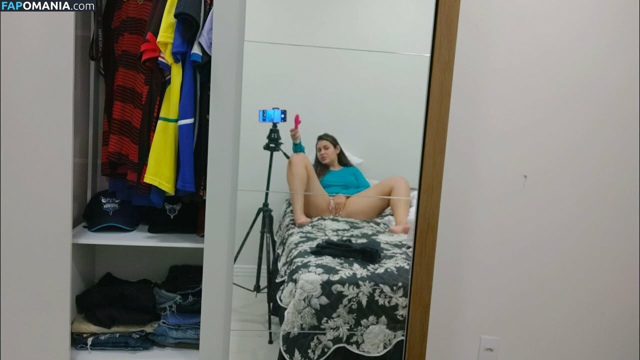 Bella Menezes / isamnzs / isinha meneses / isinhamnzs / prontomostreii Desnudo OnlyFans  Foto filtrada #33