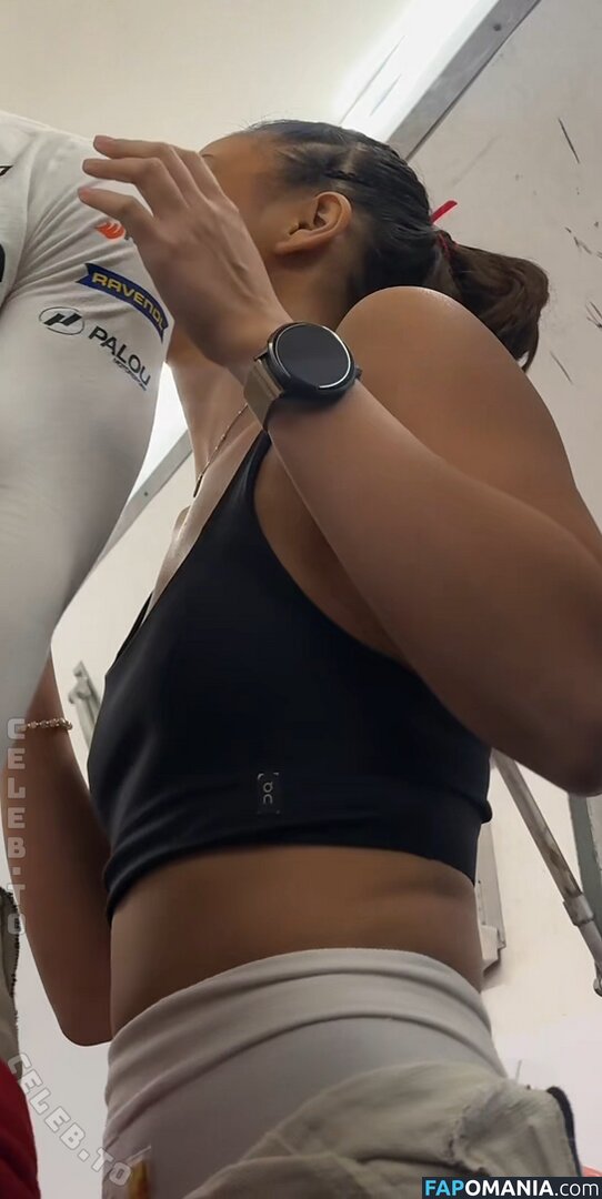 Bianca Bustamante / https: / racerbia Desnudo OnlyFans  Foto filtrada #18