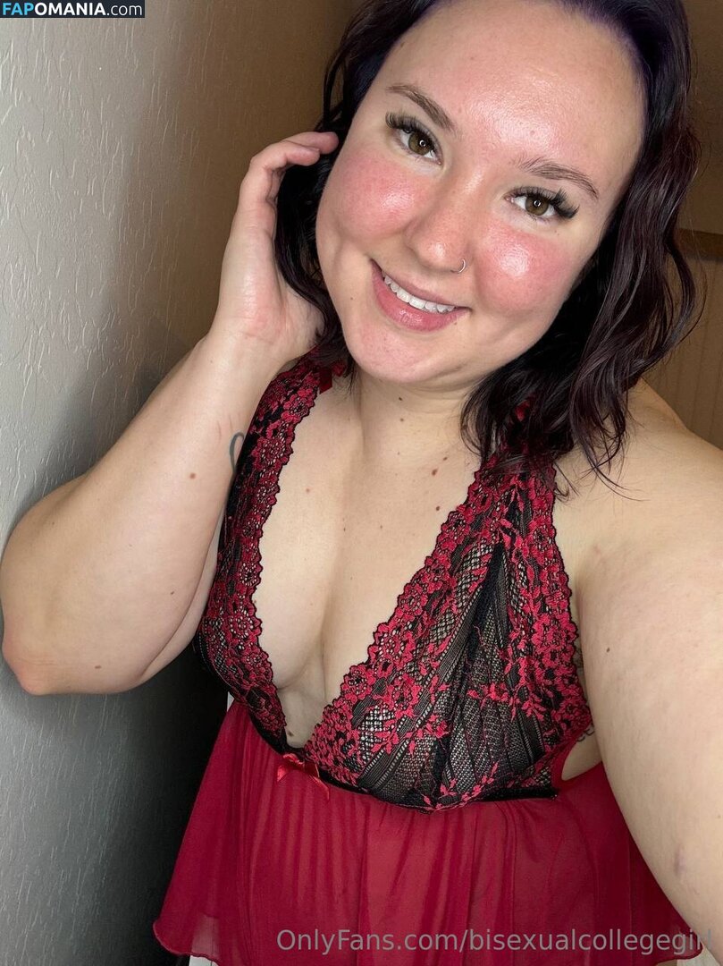 bisexualcollegegirl / rubitout Desnudo OnlyFans  Foto filtrada #11