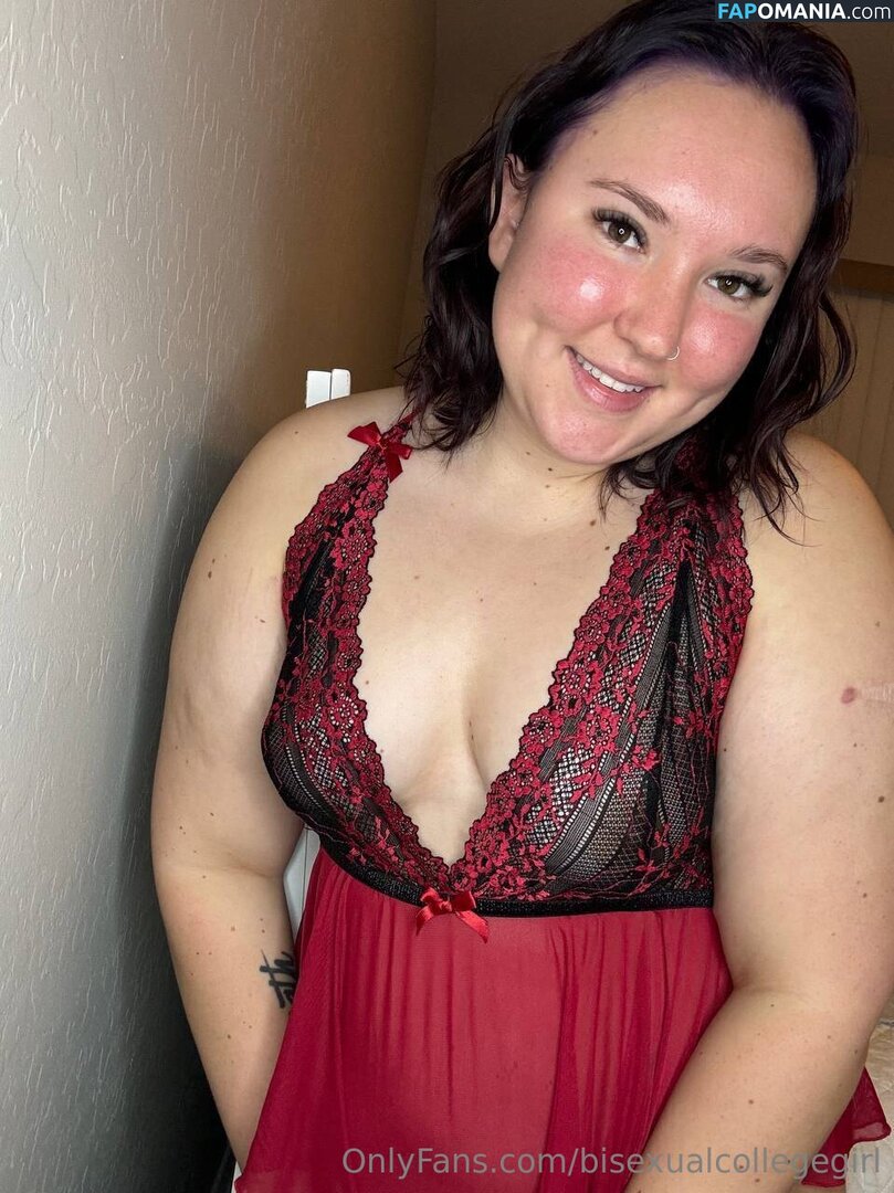 bisexualcollegegirl / rubitout Desnudo OnlyFans  Foto filtrada #15