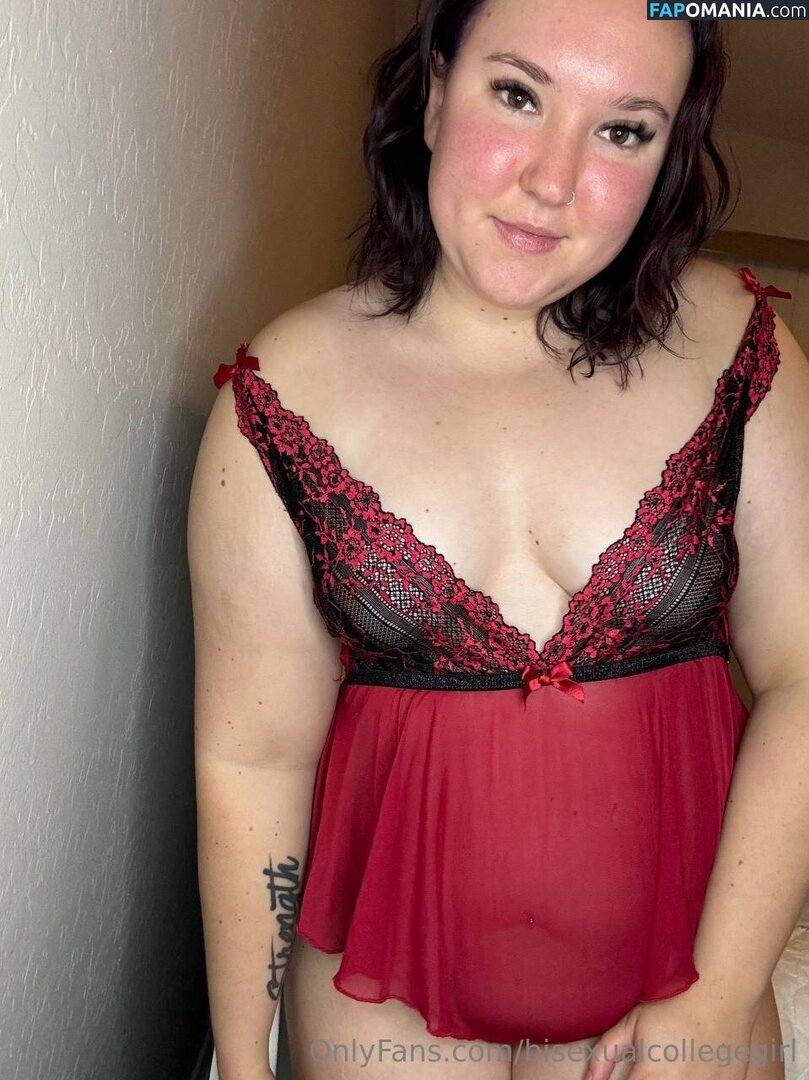 bisexualcollegegirl / rubitout Desnudo OnlyFans  Foto filtrada #16