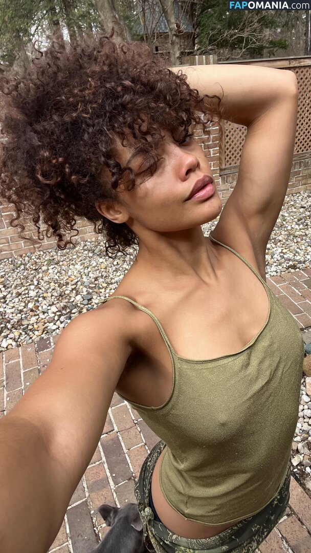 Caitlyn Mwenifumbo / bby_cai / bbycai_ / caitlyn angenile Desnudo OnlyFans  Foto filtrada #4