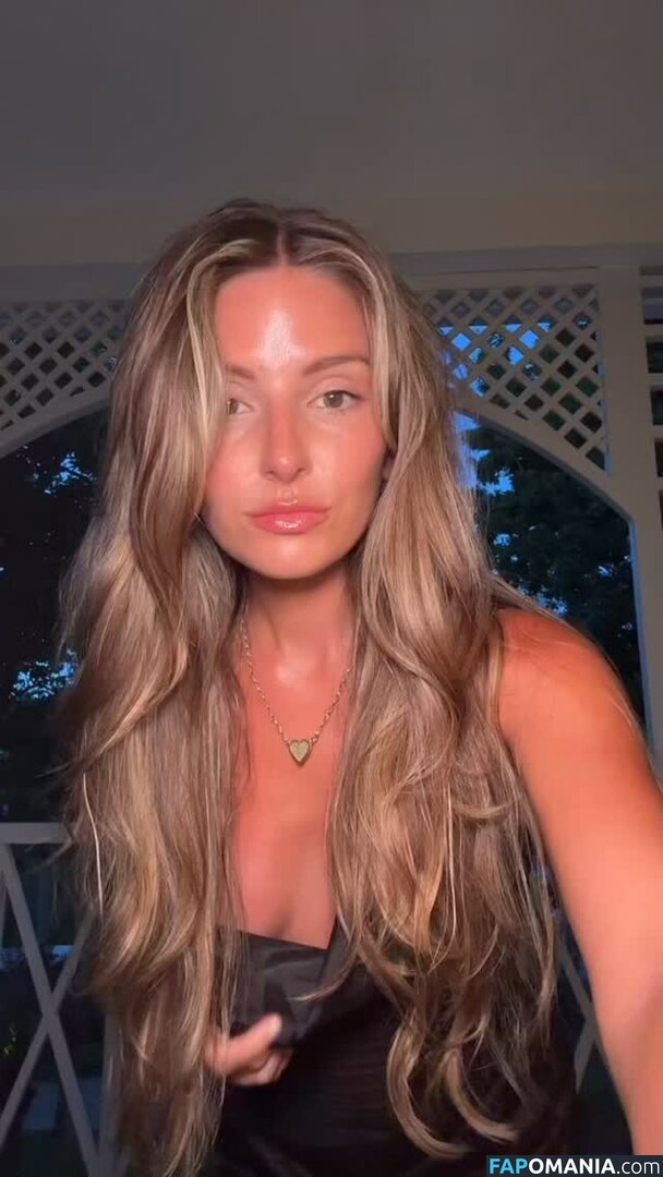 Carla Bezanson / carlabezanson Desnudo OnlyFans  Foto filtrada #3