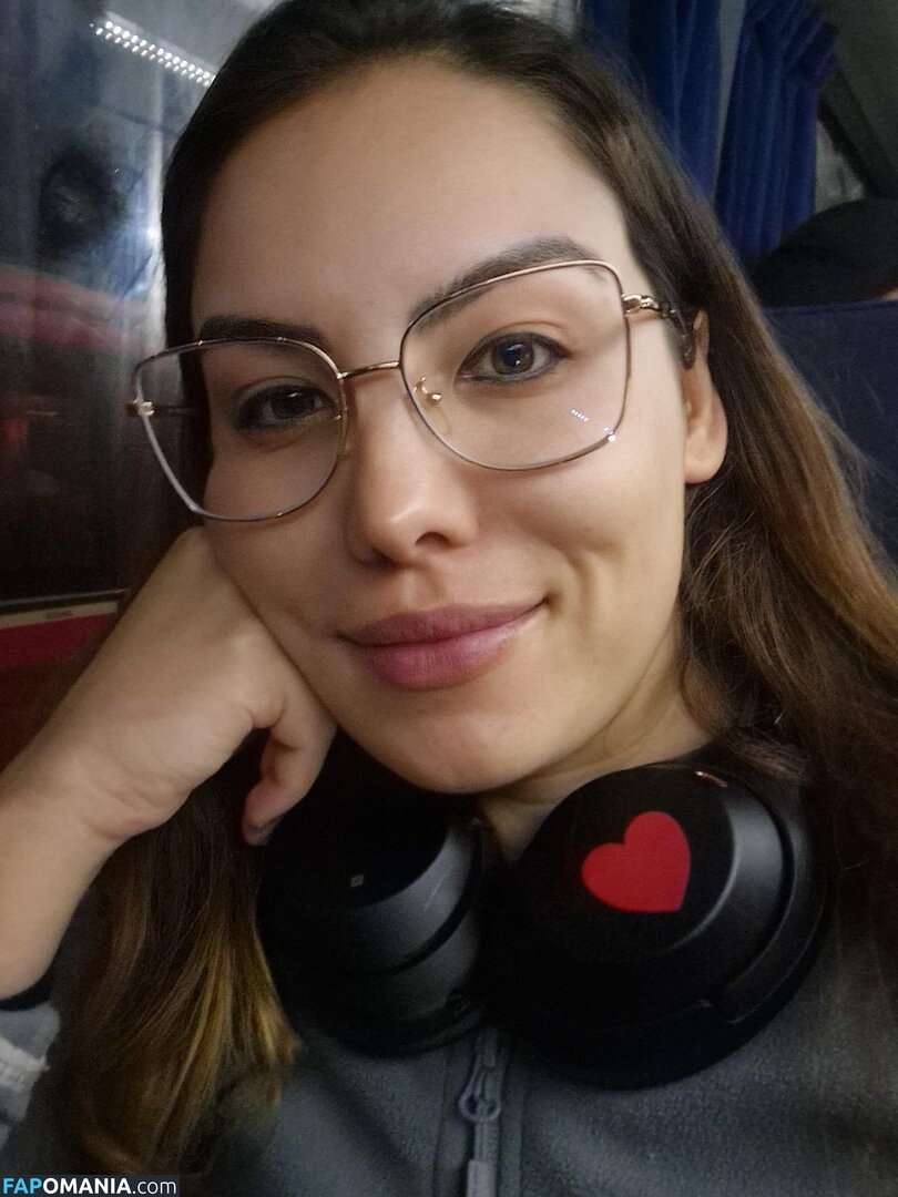 Certain-Key-3288 / gisele.kimura / giselekimura Desnudo OnlyFans  Foto filtrada #1