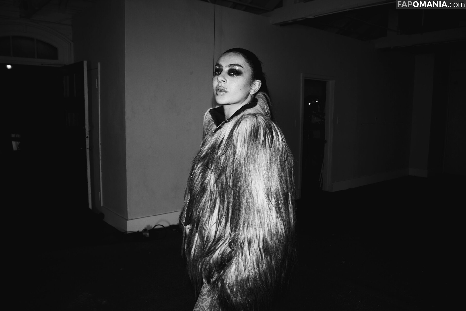 Charli XCX / charli_xcx / charlignarly / charlixcx / https: Desnudo OnlyFans  Foto filtrada #1280