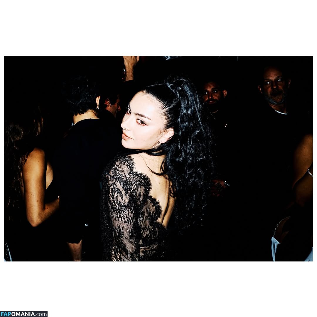 Charli XCX / charli_xcx / charlignarly / charlixcx / https: Desnudo OnlyFans  Foto filtrada #1285