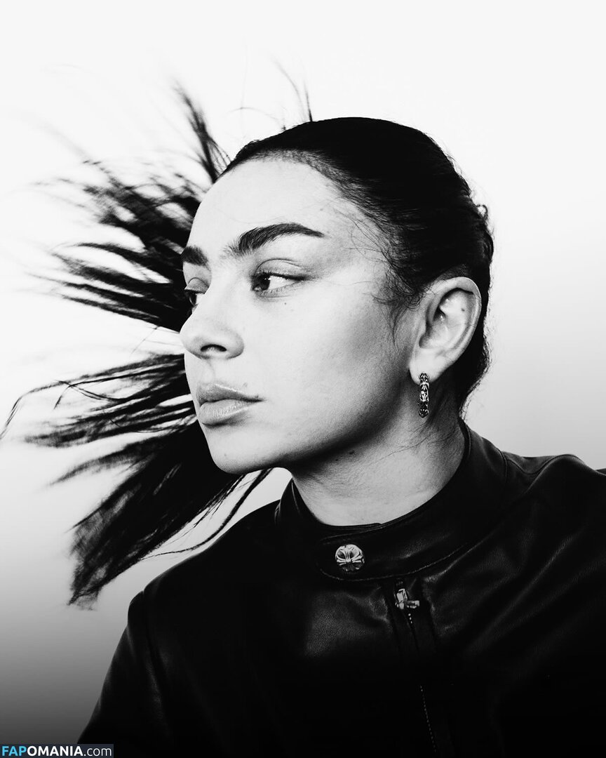 Charli XCX / charli_xcx / charlignarly / charlixcx / https: Desnudo OnlyFans  Foto filtrada #1287