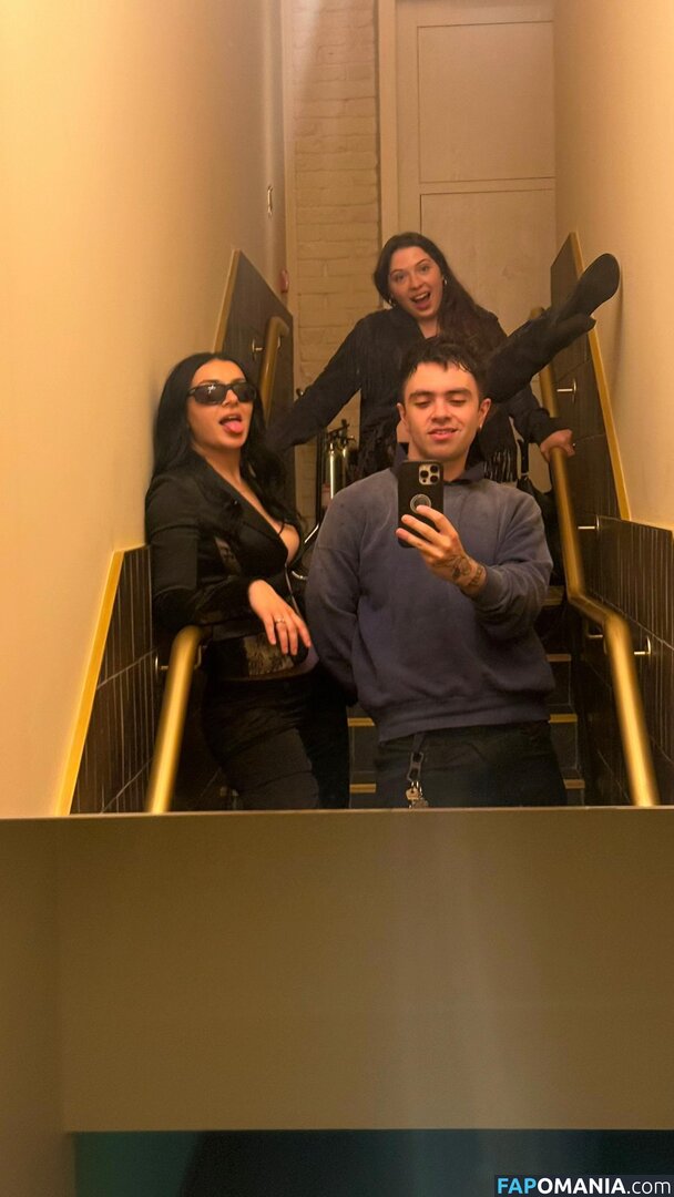 Charli XCX / charli_xcx / charlignarly / charlixcx / https: Desnudo OnlyFans  Foto filtrada #1296