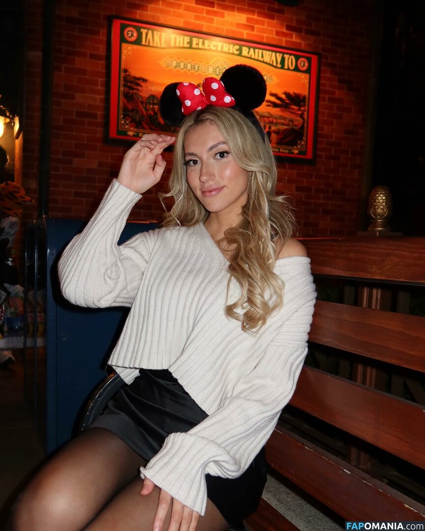 Clara Gomez / Claraatwork / claragomezz Desnudo OnlyFans  Foto filtrada #12