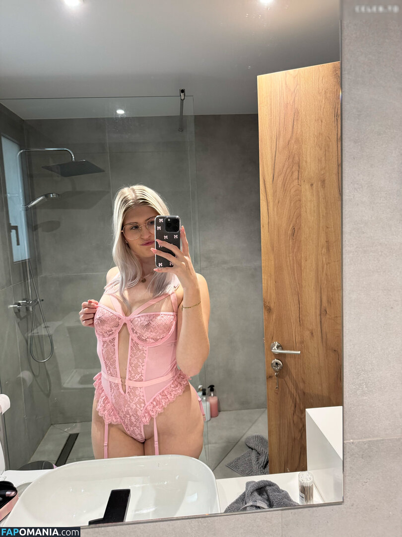 Blondieemiliaa / deineemilia / deinkleineemilia Desnudo OnlyFans  Foto filtrada #7