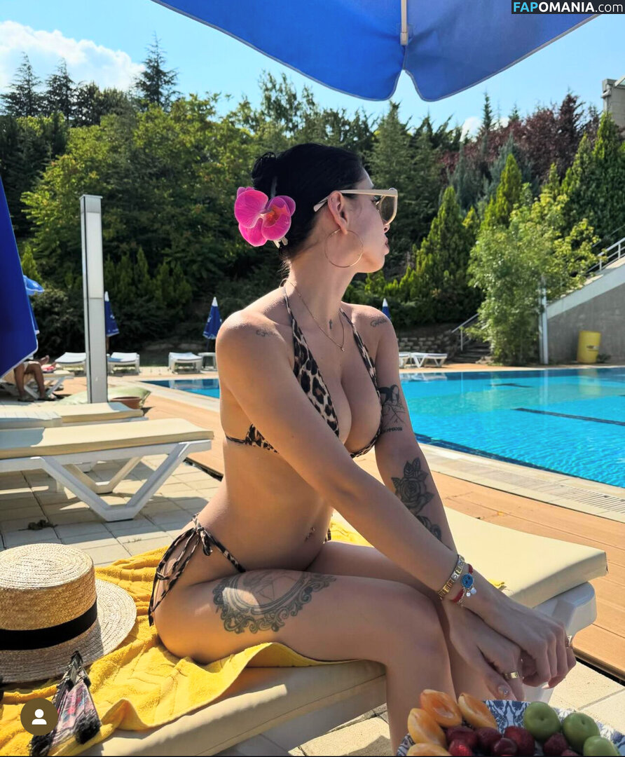 Edibe Bereket / Madamelyax Desnudo OnlyFans  Foto filtrada #6
