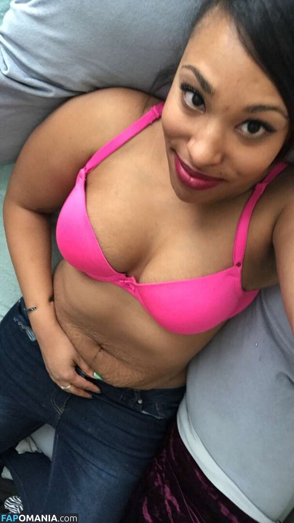 Elaynah Desnudo OnlyFans  Foto filtrada #9