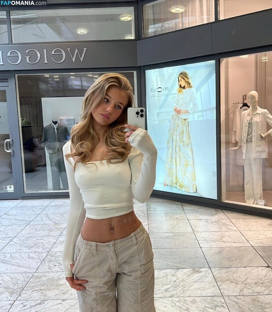 Elena Zoe / Elena.zbt Desnudo OnlyFans  Foto filtrada #9