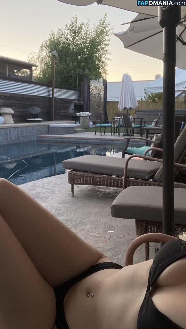 Elissa Beck / elissaaa.beck / elissabeck / pr1ncessviolet Desnudo OnlyFans  Foto filtrada #4