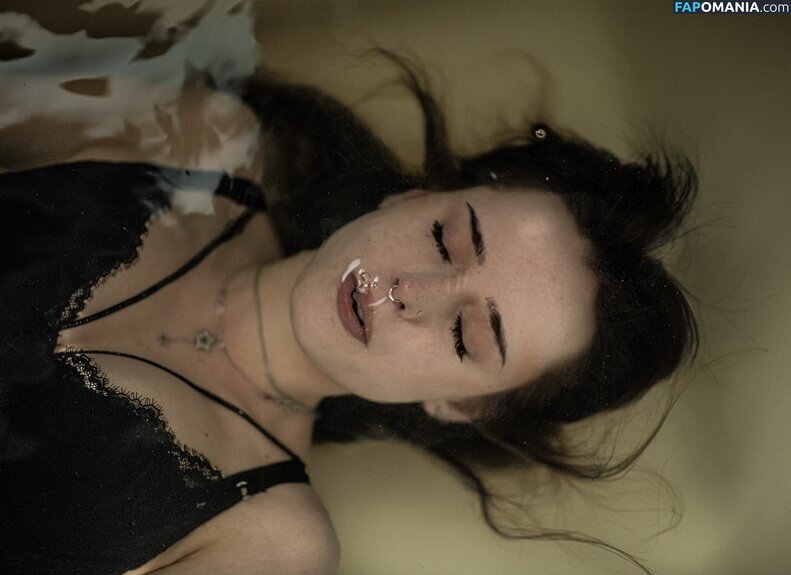 elizxaq / fakediosa Desnudo OnlyFans  Foto filtrada #2