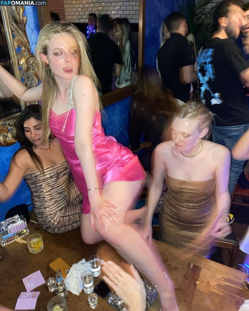 Elle Fanning / ellefanning Desnudo OnlyFans  Foto filtrada #89