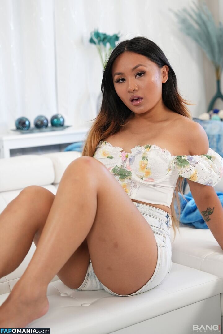 Elle Voneva / Phoebe Kalib / PhoebeKalib Desnudo OnlyFans  Foto filtrada #5