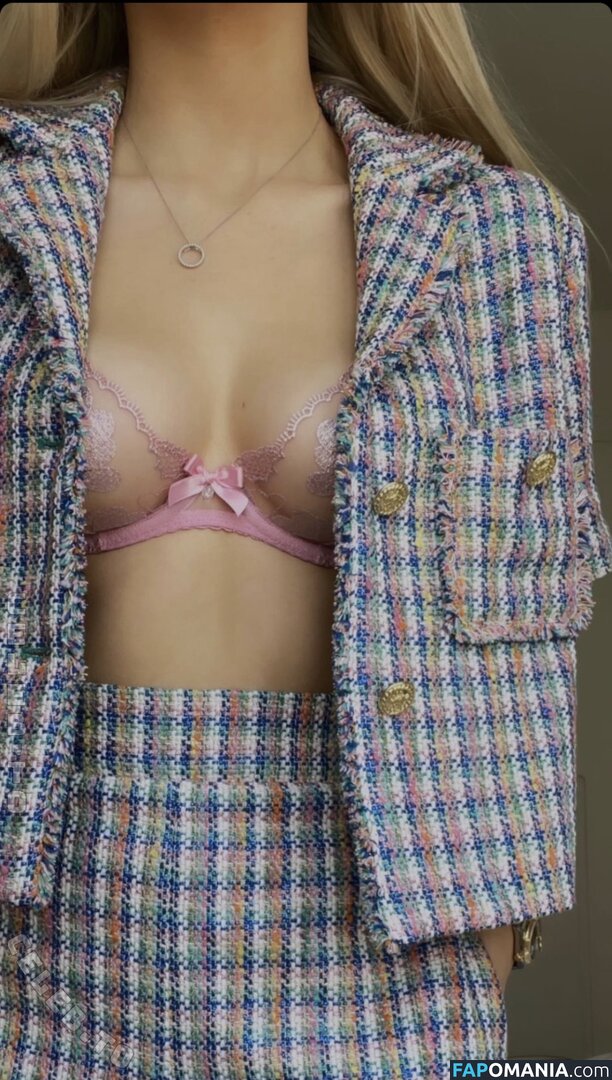 Ema Louise / emalouiise / emaxlouise Desnudo OnlyFans  Foto filtrada #8