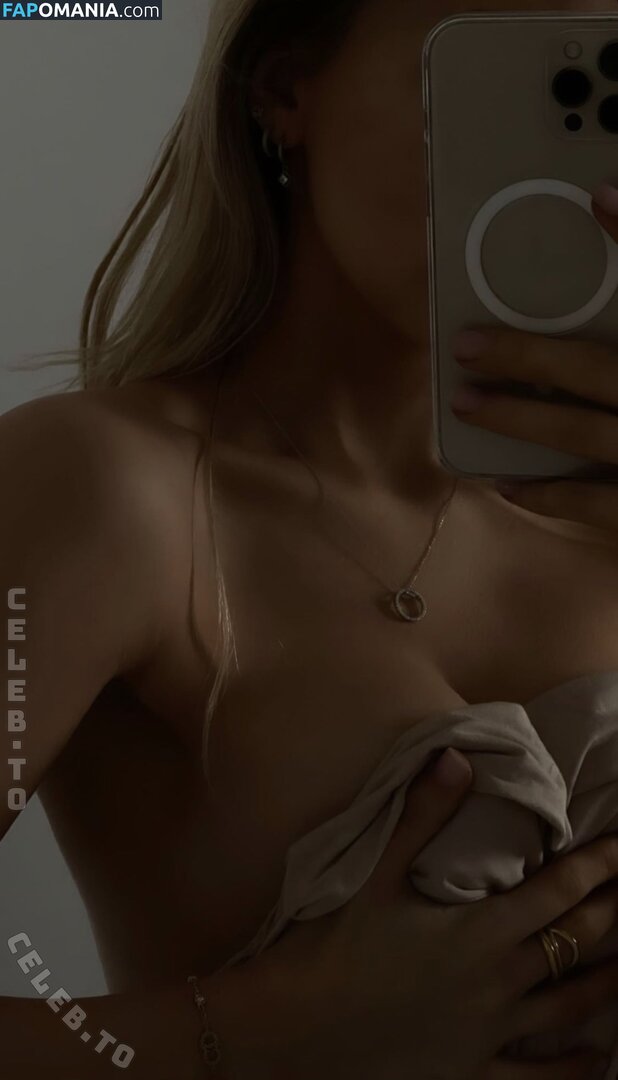 Ema Louise / emalouiise / emaxlouise Desnudo OnlyFans  Foto filtrada #9