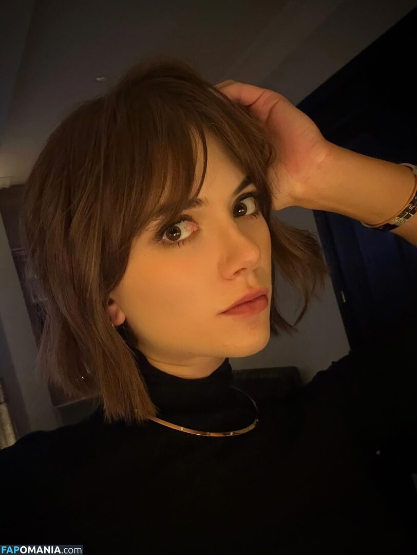 Emilia Jones Desnudo OnlyFans  Foto filtrada #25