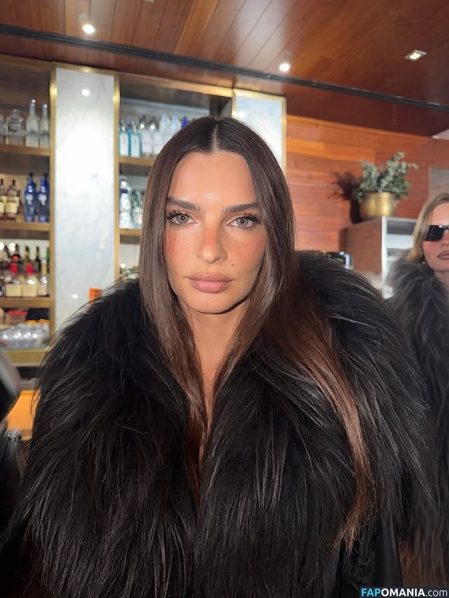 Emily Ratajkowski / Officialemilyratajkowski / emrata / https: Desnudo OnlyFans  Foto filtrada #39