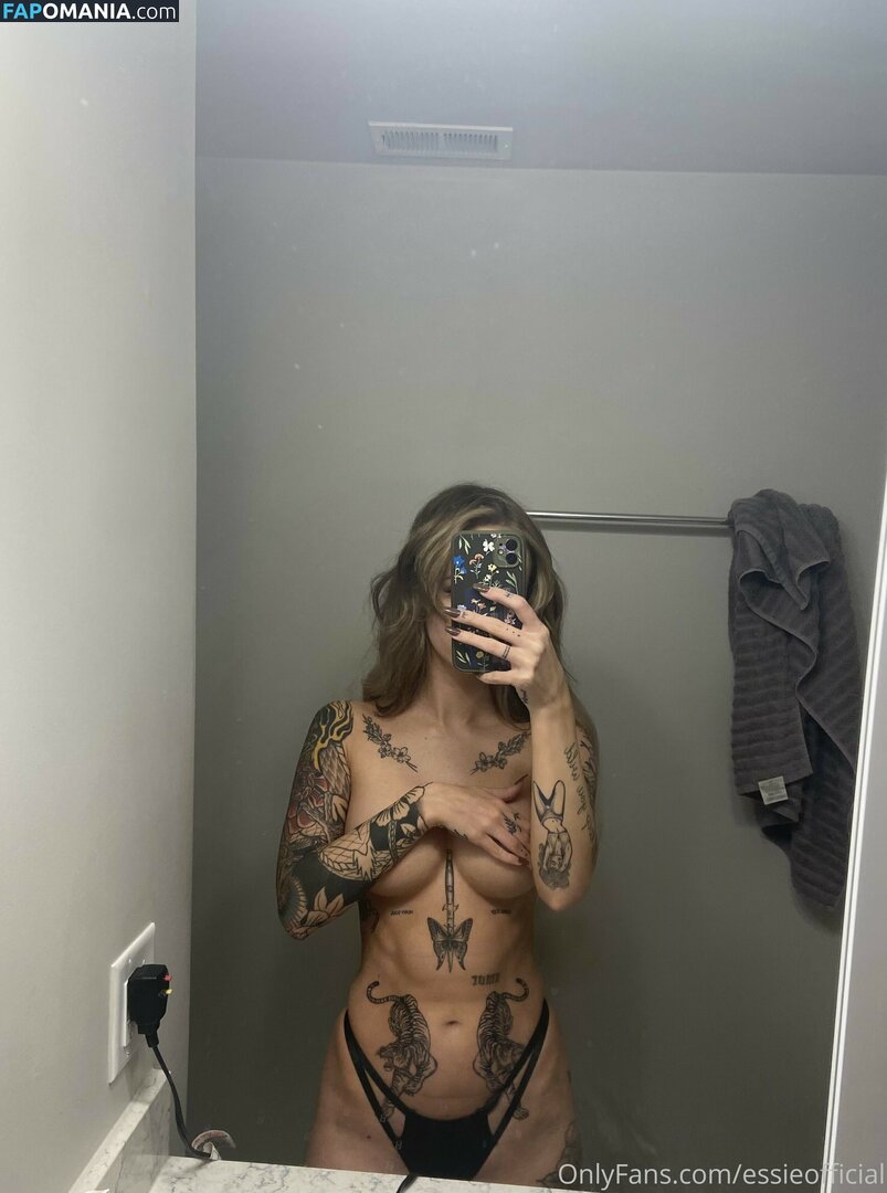 Essieofficial / essie Desnudo OnlyFans  Foto filtrada #30