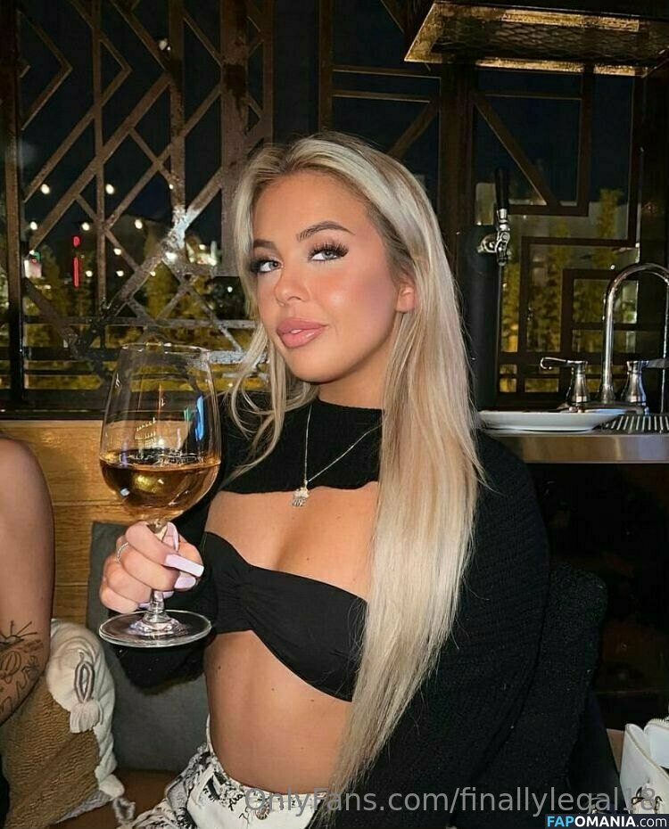 finallylegal18 / hazel_beauti Desnudo OnlyFans  Foto filtrada #472
