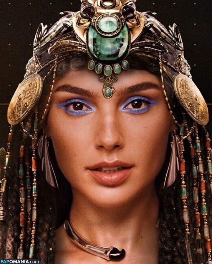 Gal Gadot / gal_gadot / https: / inked_hriss Desnudo OnlyFans  Foto filtrada #30