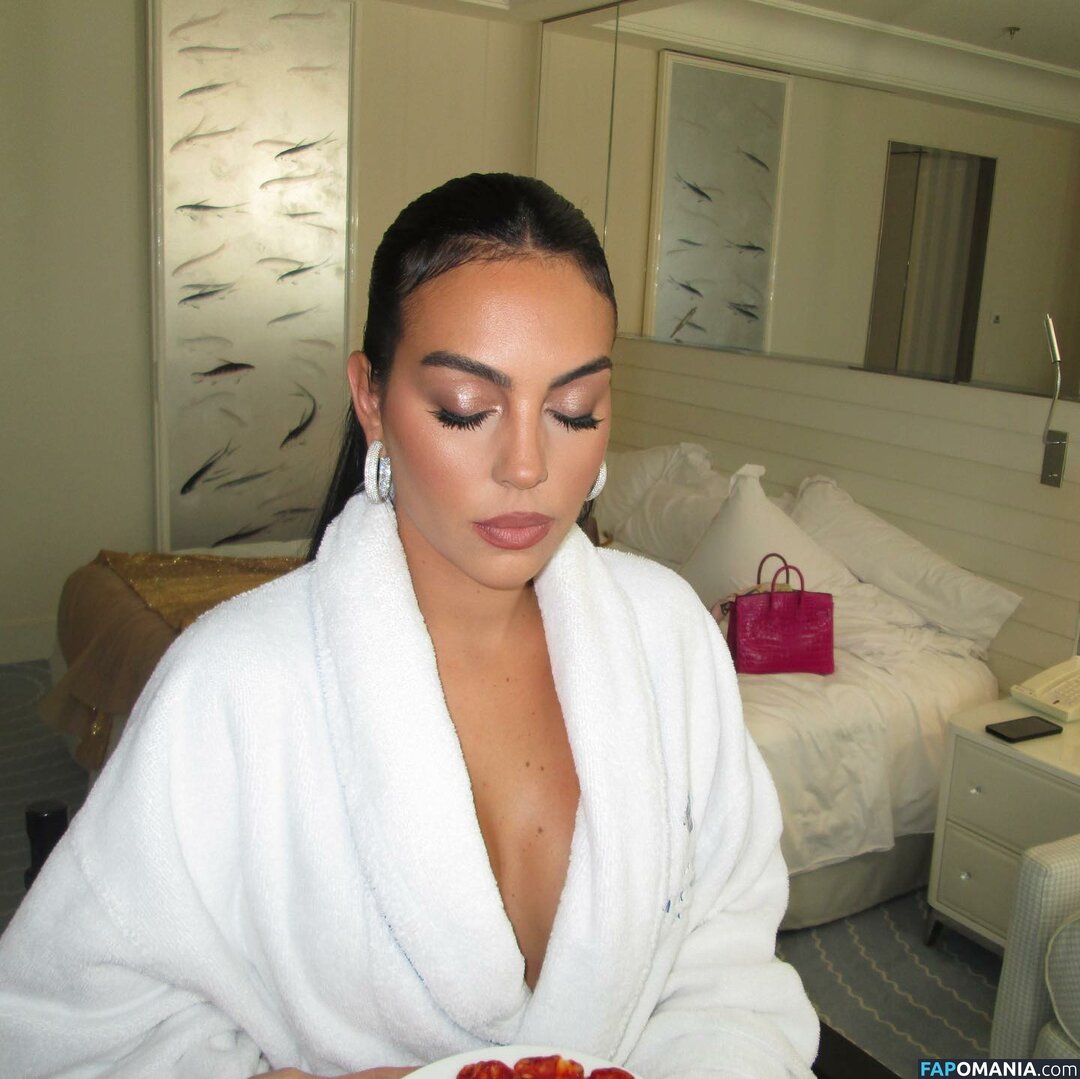 Georgina Rodriguez / georginagio Desnudo OnlyFans  Foto filtrada #18