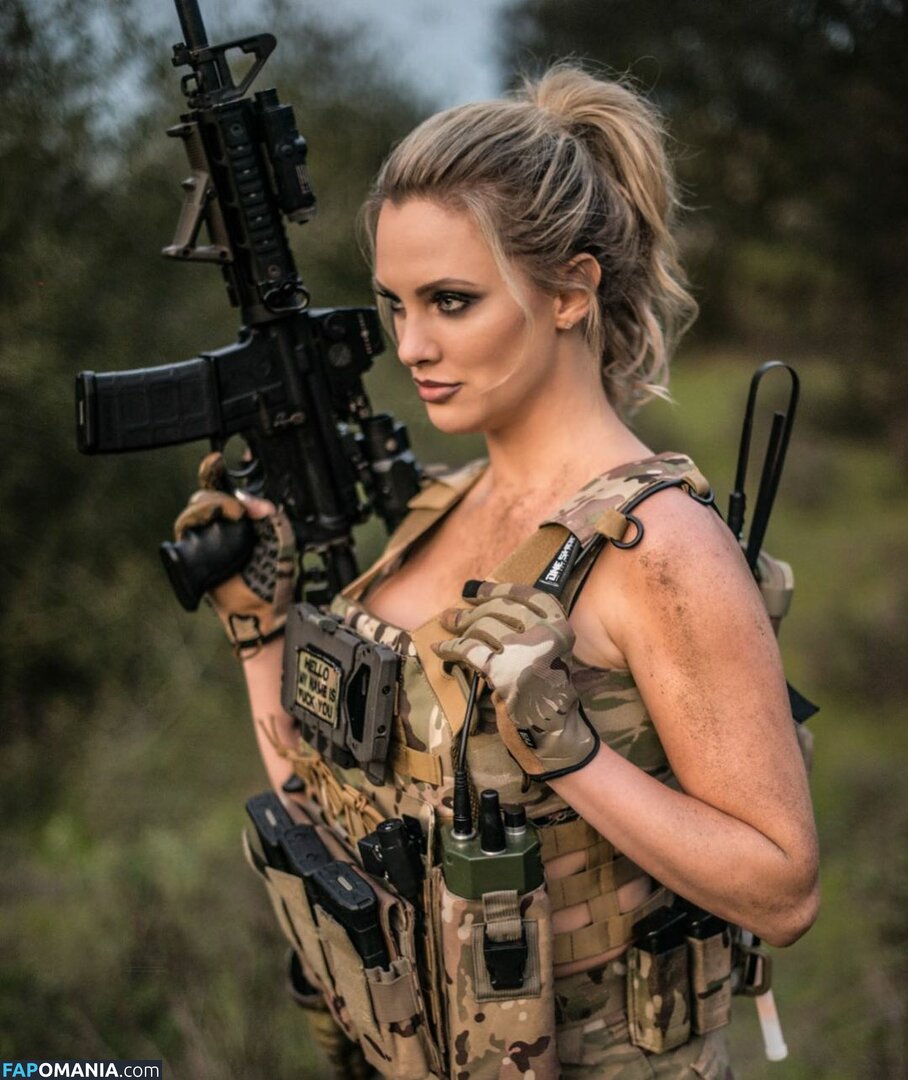Firearms / Girls With Guns / mia.nicole.23 / wifi_diaries Desnudo OnlyFans  Foto filtrada #200