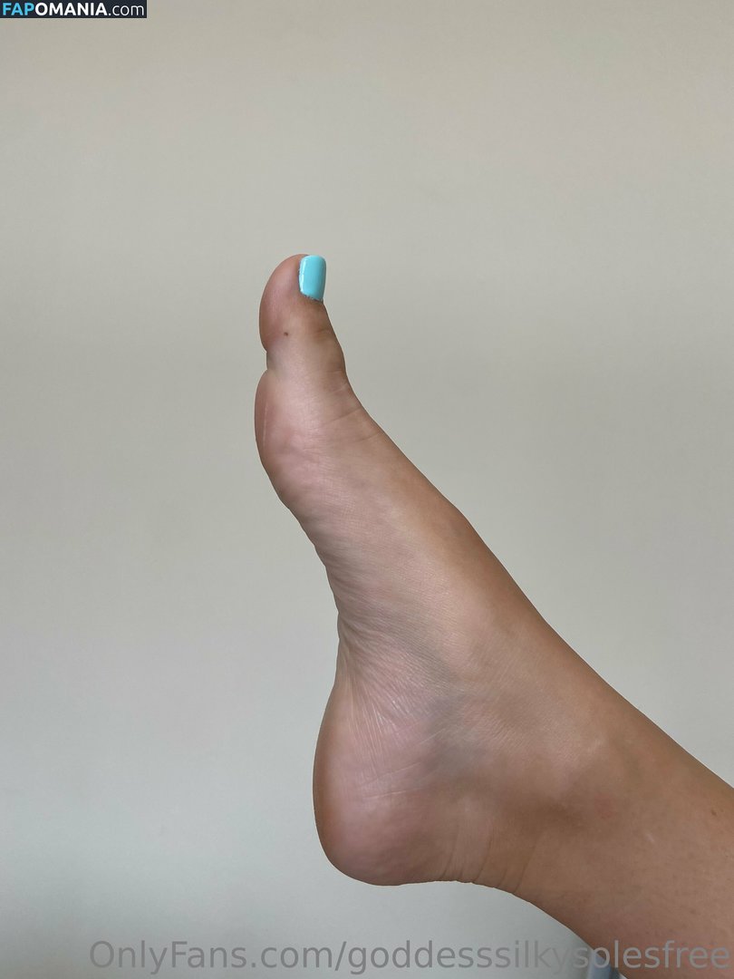 goddesssilkysolesfree / theeepursuitofselflove Desnudo OnlyFans  Foto filtrada #1