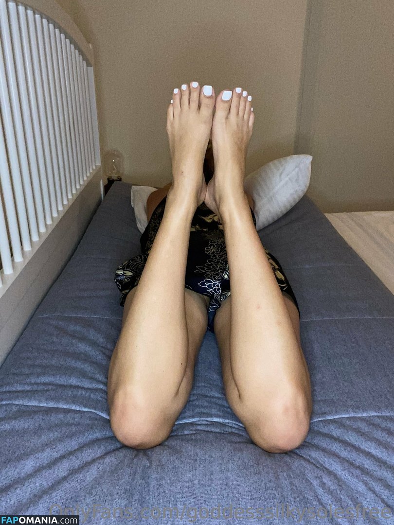 goddesssilkysolesfree / theeepursuitofselflove Desnudo OnlyFans  Foto filtrada #23
