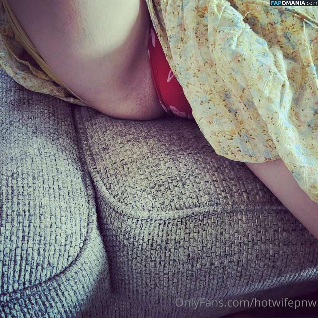 Hotwife J / hotwife_J / hotwifepnw / https: Desnudo OnlyFans  Foto filtrada #4