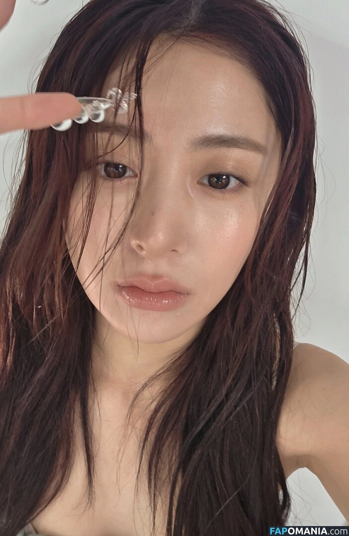 Huh Yunjin 허윤진 / LESSERAFIM / jenaissante Desnudo OnlyFans  Foto filtrada #7