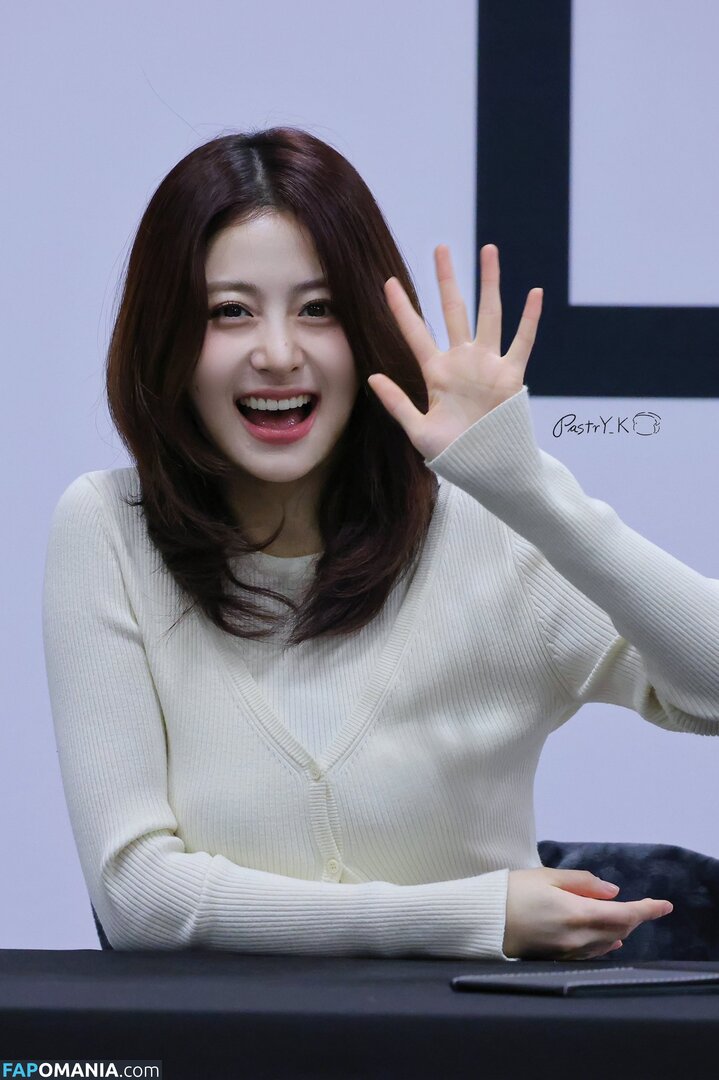 Huh Yunjin 허윤진 / LESSERAFIM / yunjin_lesserafims Desnudo OnlyFans  Foto filtrada #7