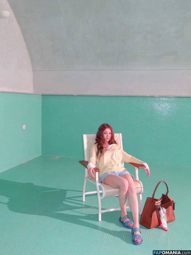 Huh Yunjin 허윤진 / LESSERAFIM / jenaissante Desnudo OnlyFans  Foto filtrada #83