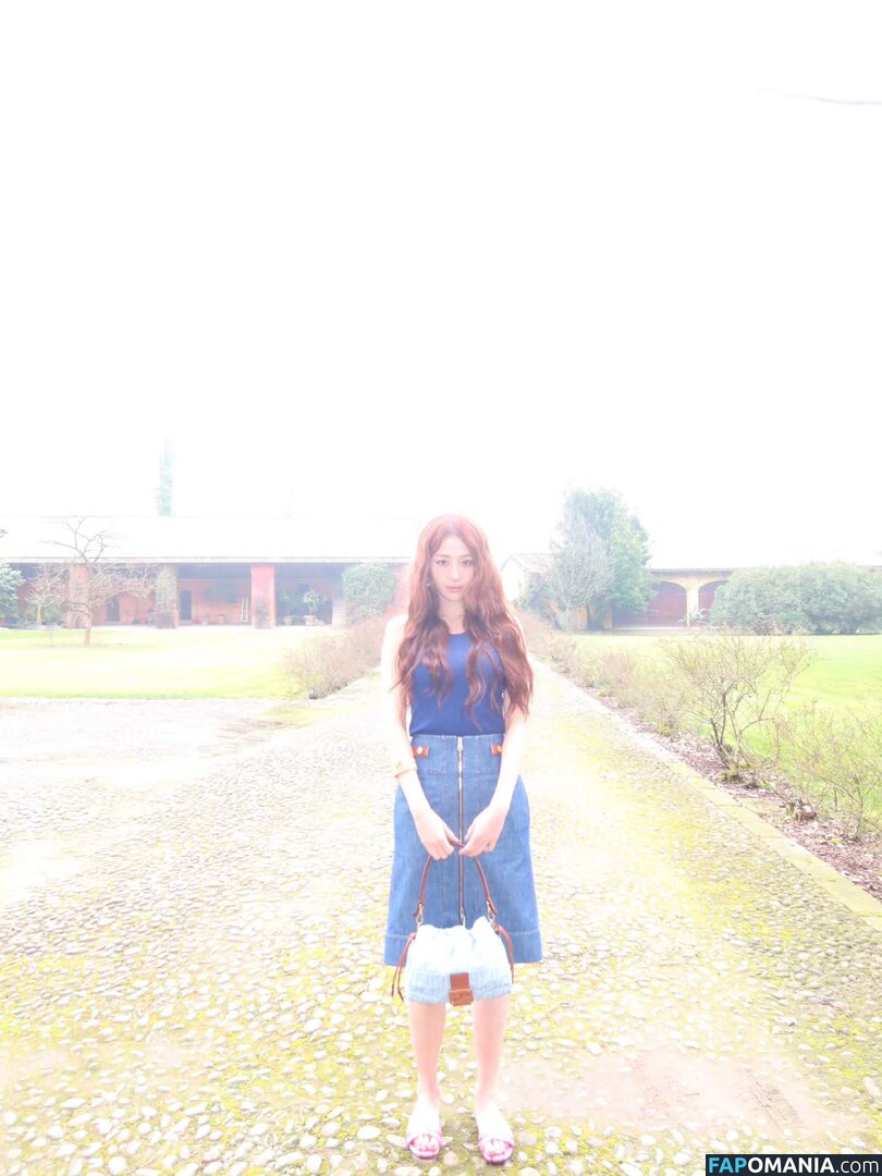 Huh Yunjin 허윤진 / LESSERAFIM / jenaissante Desnudo OnlyFans  Foto filtrada #87