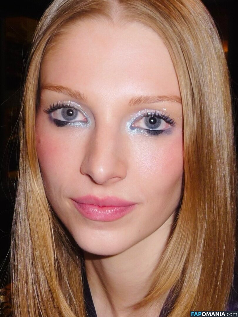 Hunter Schafer / hunterschafer Desnudo OnlyFans  Foto filtrada #1