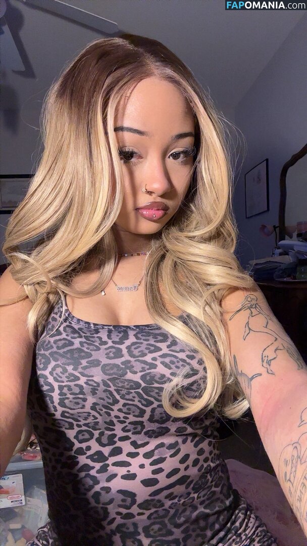 https: / ickysisterr / revoltingsister Desnudo OnlyFans  Foto filtrada #11