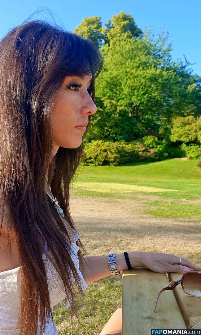 illeeria Desnudo OnlyFans  Foto filtrada #5