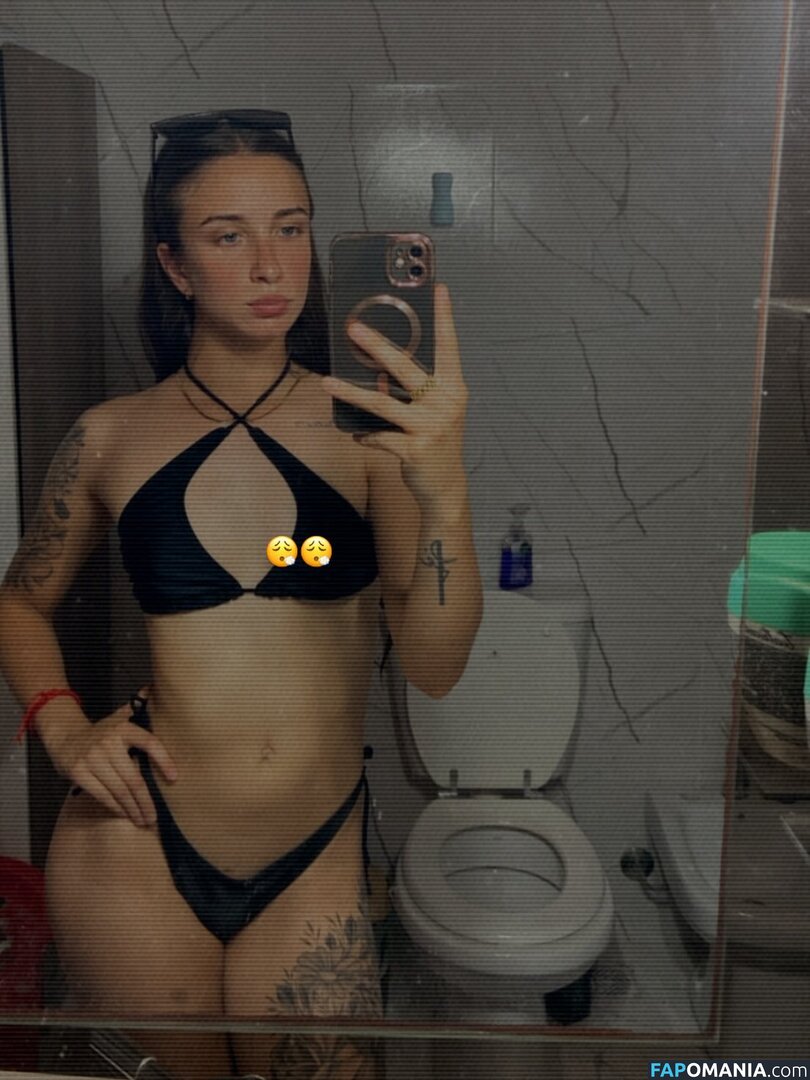 In And Out Uniform Desnudo OnlyFans  Foto filtrada #55