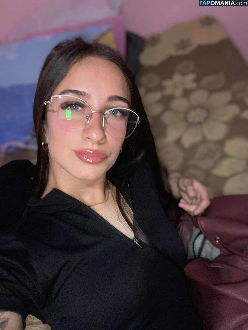In And Out Uniform Desnudo OnlyFans  Foto filtrada #73