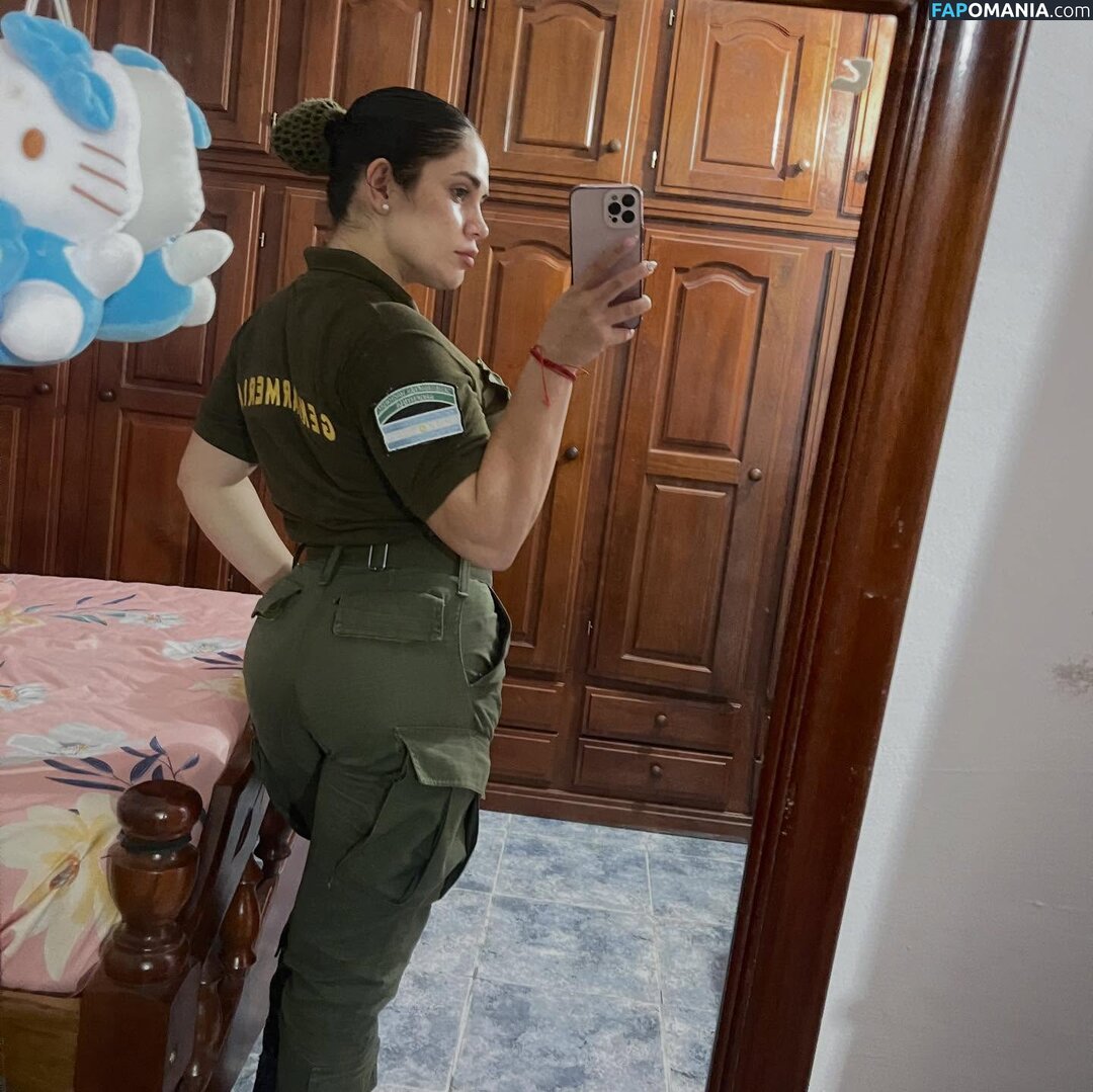 In And Out Uniform Desnudo OnlyFans  Foto filtrada #85