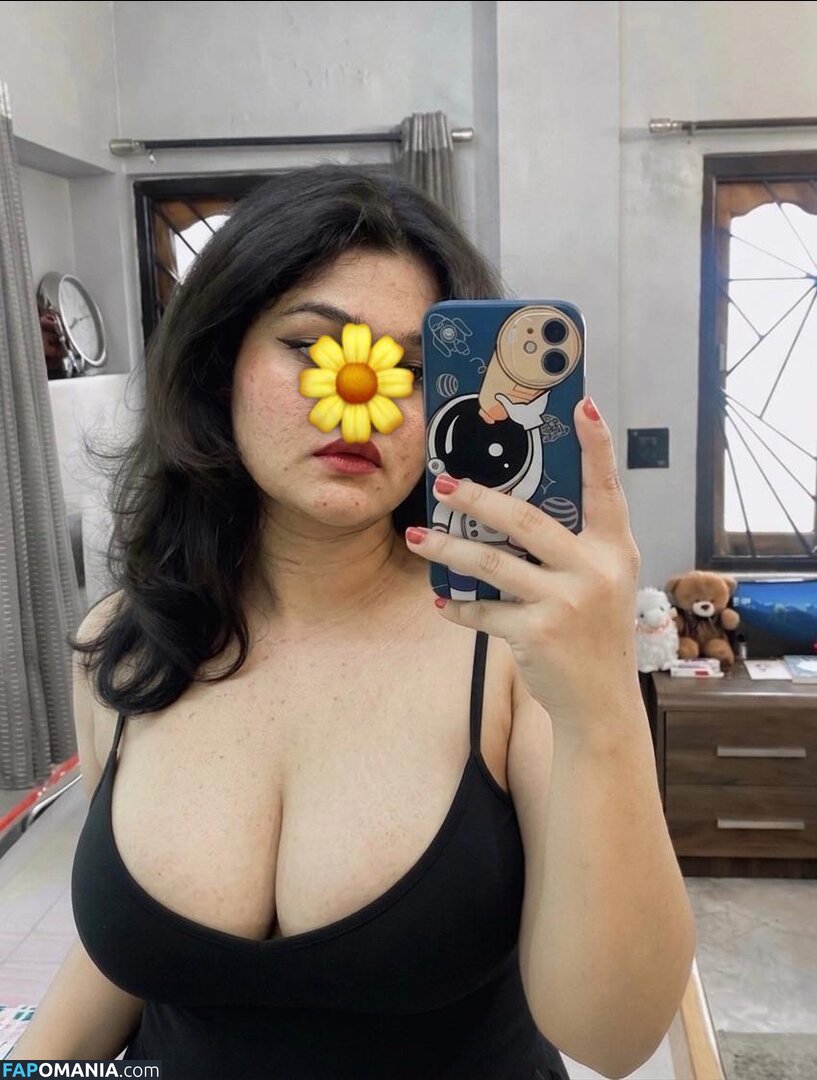 Indian Naughty Stuff / https: / justnaughtystuf / urvashi_apsaraa Desnudo OnlyFans  Foto filtrada #5