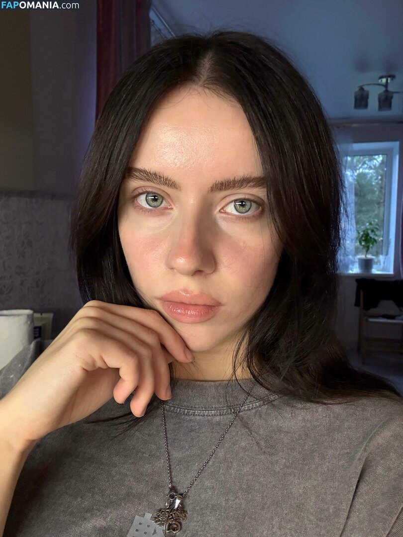 Irina Minkina / howeversnowy / rusian Billie eilish Desnudo OnlyFans  Foto filtrada #2